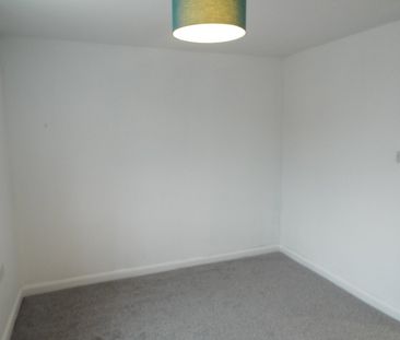 Garden Avenue, Shirebrook, Mansfield, ... - Photo 2