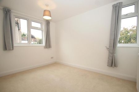 4 bedroom detached house to rent - Photo 2