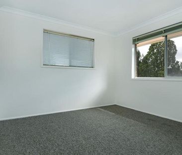 Charming Unit in Convenient Wilsonton Location - Photo 2