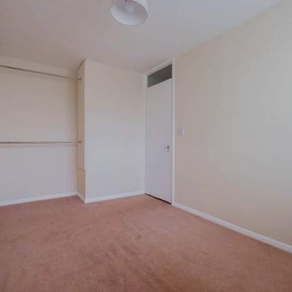 3 bedroom property to rent in Holmfirth - Photo 1