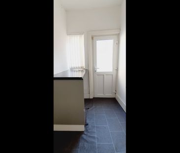 3 Bed End Terrace, Silverdale Avenue, L13 - Photo 2