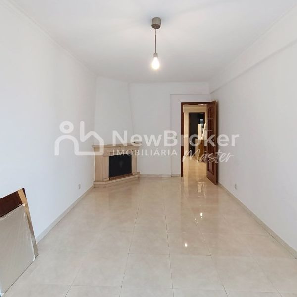 Algueirão-Mem Martins, Lisbon - Foto 1