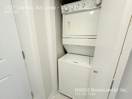 STYLISH NEWLY RENOVATED 2BEDROOM/1BATH LOWER UNIT+UTILITIES - Photo 2