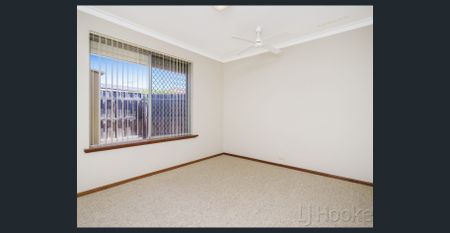 Discover the Extraordinary - Exceptional Three-Bedroom Home Available for Rent - Photo 4