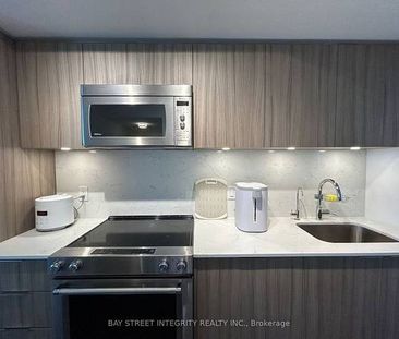 must see luxurious 1 bed condo on subway line parking incld - Photo 1