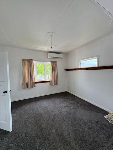 4 Bedroom House - undergoing refresh (old photos) - Photo 4