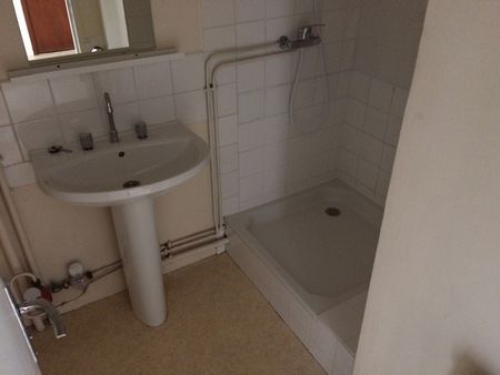 Location Appartement 2 pièces 43m² - Photo 3