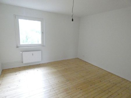 Modernisierte Wohnung mit großem Balkon - Photo 2