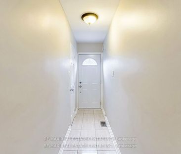 For Lease - 3385 Ellengale Drive Unit# Main + 2 Lower Levels, Missi... - Photo 5