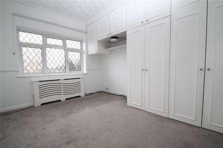 Aintree Grove, Upminster, Essex, RM14 - Photo 5