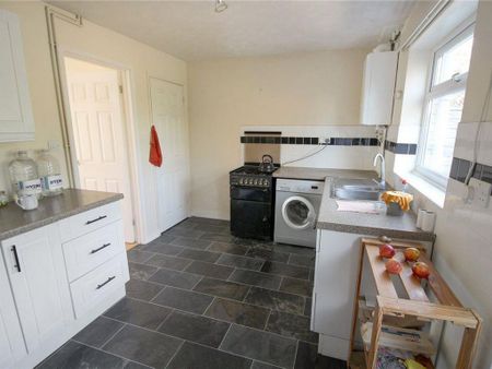 2 bedroom terraced house to rent - Photo 3