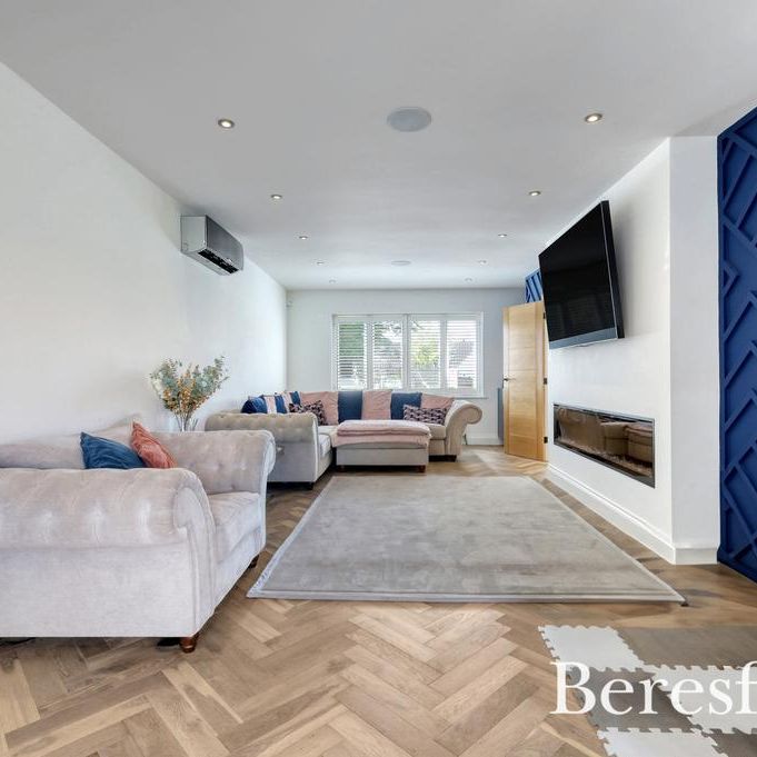 4 bedroom detached house to rent - Photo 1