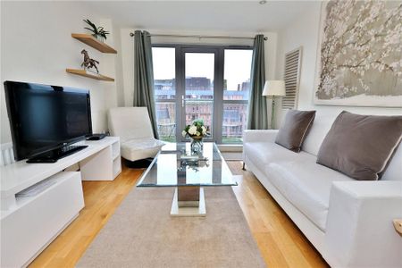 2 bedroom penthouse to rent - Photo 2