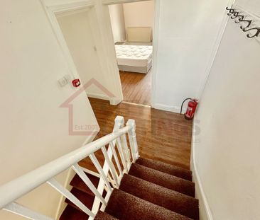 6 Bedroom Flat - Photo 5