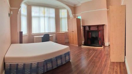 6 bedroom semi-detached house to rent - Photo 4