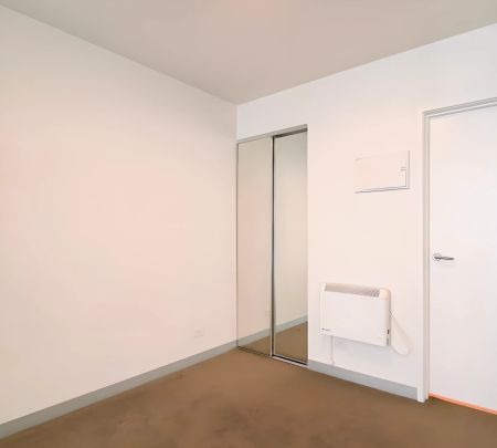 1 Bedroom - Photo 3