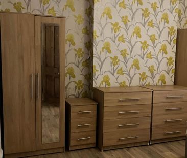 4 bedroom end of terrace house to rent - Photo 6