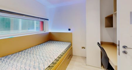 Flat 13, (Flat 3 Floor 4) - 5 Bedrooms - Photo 3