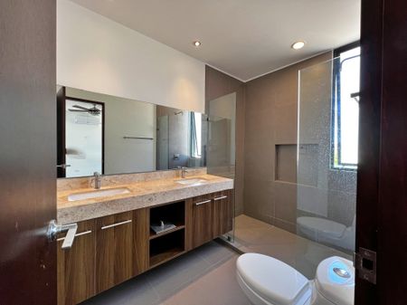 Townhouse de 2 recámaras, sin amueblar, en privada con amenidades. - Photo 2