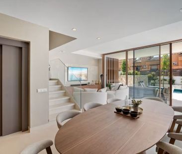 Luxury Townhouse for rent in The Golden Mile, Marbella, Andalusia - Photo 2