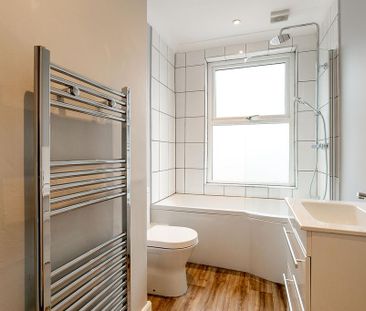 4 bedroom terraced house to rent - Photo 6
