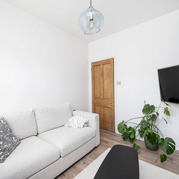 2 bedroom maisonette to rent - Photo 1