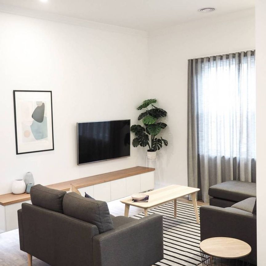 FULLY FURNISHED - Unavailable until December 2019 - Photo 1