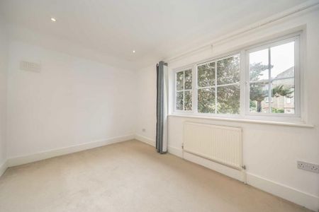 3 bedroom detached house to rent - Photo 2