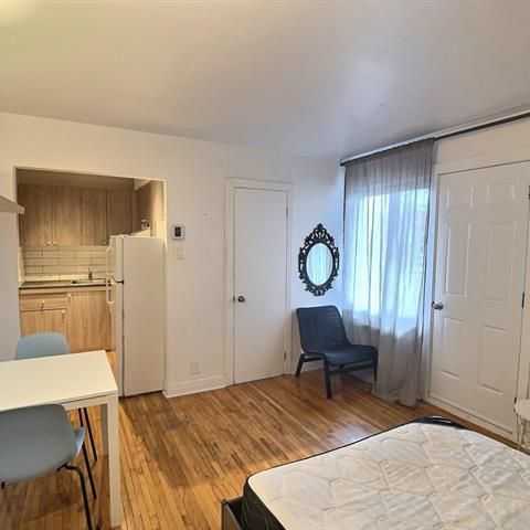 1820 Boul. Rosemont - Photo 1