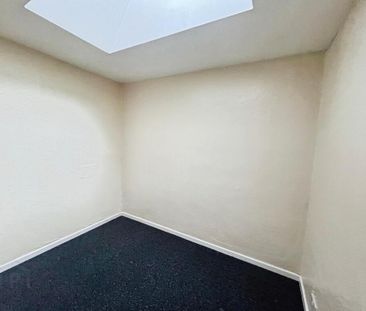 21 Ridgeway Street, Lisburn, BT28 1BY - Photo 5