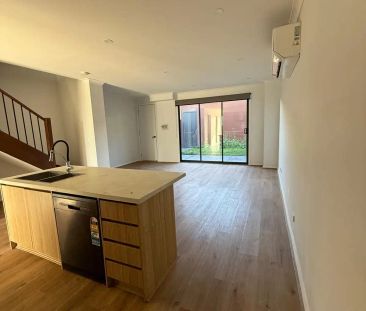 “Beautiful Double Storey Townhome For Lease in Truganina” - Photo 1