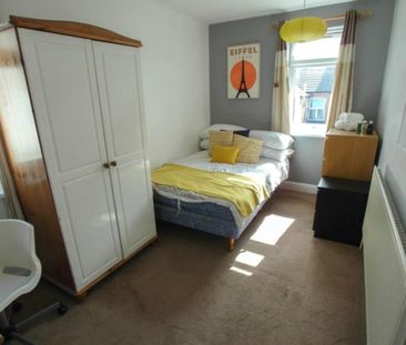4 bedroom terraced house to rent - Photo 6