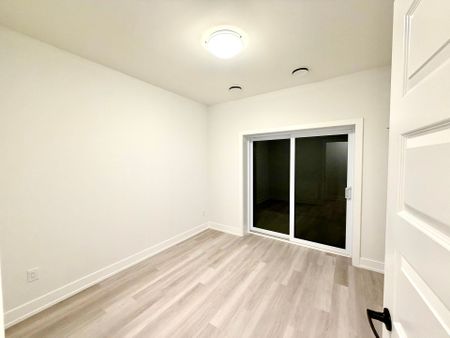 For Lease - 1100 Lackner Place Unit# 401, Kitchener, Ontario - Photo 2