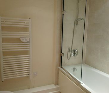 Beckhampton Street, Swindon - Photo 5