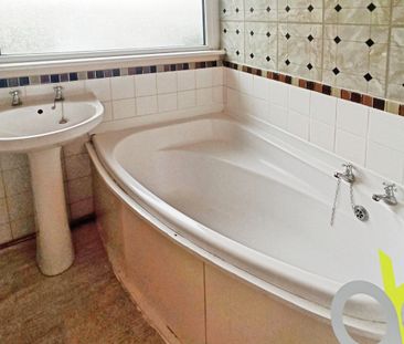 Bryon Gardens, Tilbury, rm18 - Photo 5