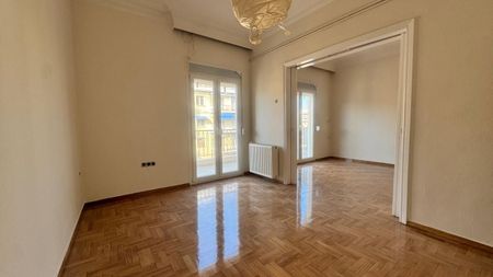 Διαμέρισμα για ενοικίαση Πλατεία Ναυαρίνου (Κέντρο Θεσσαλονίκης) - Photo 2