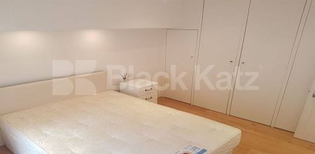 Fantastic two bed set within a period house by Hampstead Heath - Photo 2