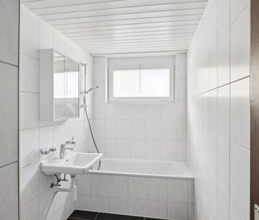 Frisch renovierte 4.5-Zimmerwohnung an ruhiger und zentraler Lage - Photo 6