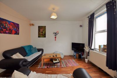 3 bedroom House in Thornville Terrace, Leeds - Photo 2
