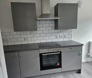 3 bedroom detached house to rent - Photo 3