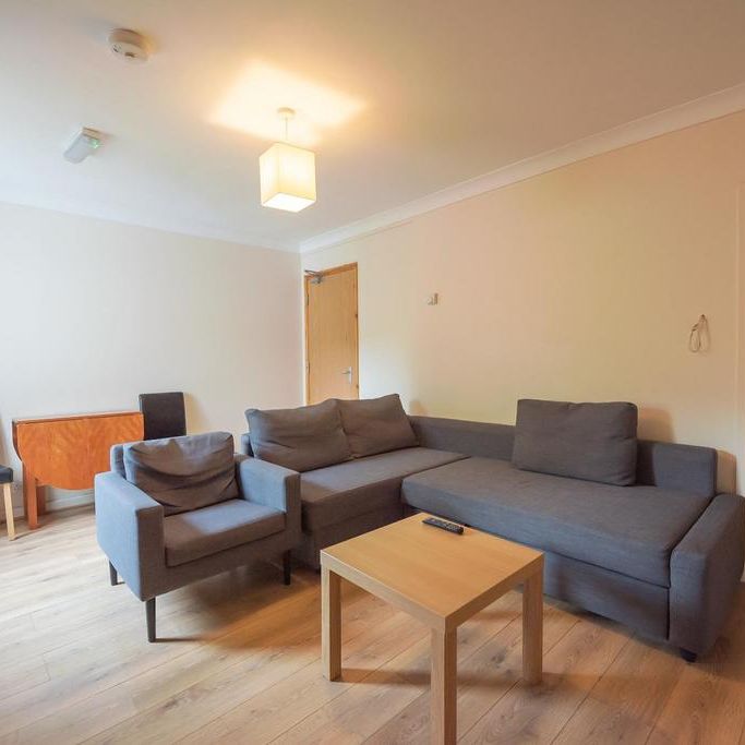 5 bedroom terraced house to rent - Photo 1