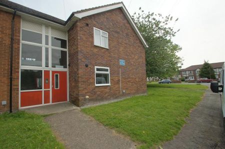 1 bedroom ground floor flat to rent - Photo 5