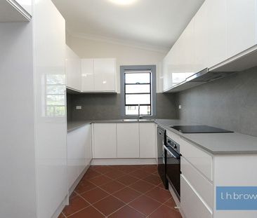 Renovated Three Bedroom Family Home!! - Photo 1