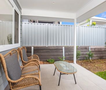Private and Stylish Villa in Hampton Gardens - Photo 6