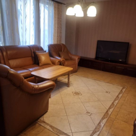 Casa de inchiriat,180mp,Radauti,zona Stefan cel Mare - Photo 1