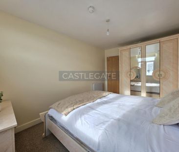 1 bedroom triplex to rent - Photo 3