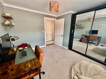 Room 1, Grosvenor Road, Bromley BR4 - Photo 2