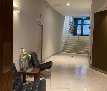 3 Bed Flat, City Pavilion, EC1M - Photo 2