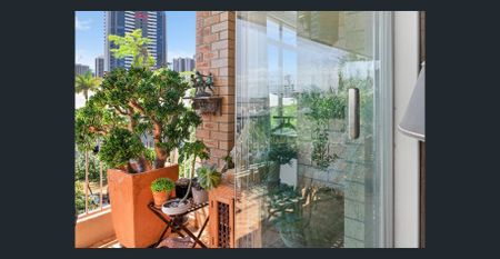 SPACIOUS NORTH FACING APARTMENT - Photo 5