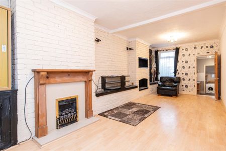 2 bed House - Mid Terrace To Let - Photo 2